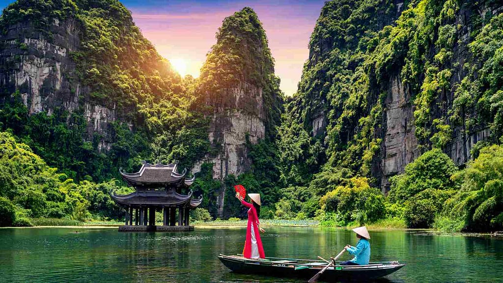 Trang_An_Boat_Trip
