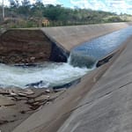 Water, a Shipping Container, and a Leak Vazamentos