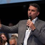 Een vloer, geen plafond: het pleidooi voor Flávio Bolsonaro's visie op welvaart Flávio Bolsonaro