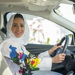 Saoedische vrouwen stappen in nieuwe vrijheden en frisse stijlen Women driving Saudi Arabia