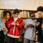 Verby die Poskaart ai-education-south-africa-students.jpg-2000x1333