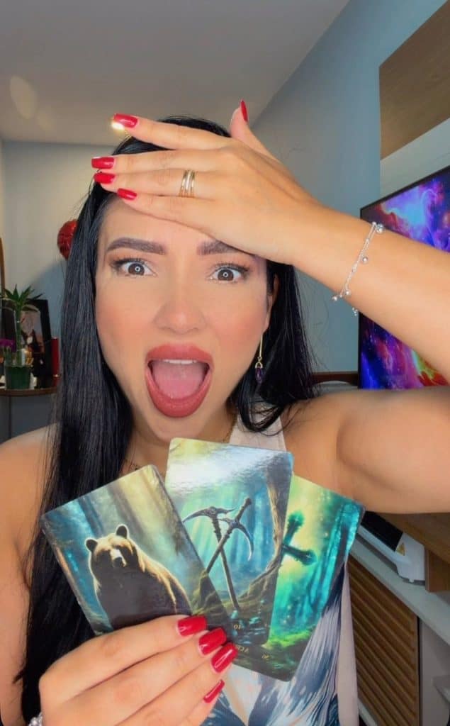 Carol Costa Sensitiva