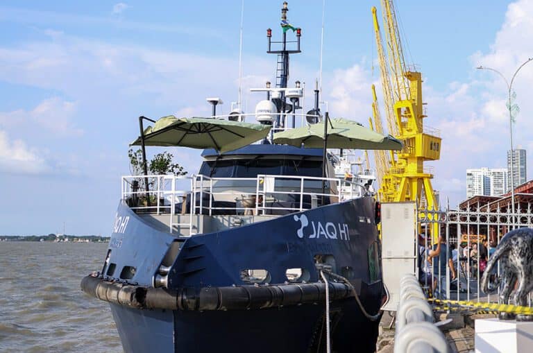 The Ship That Makes Its Own Fuel from Water